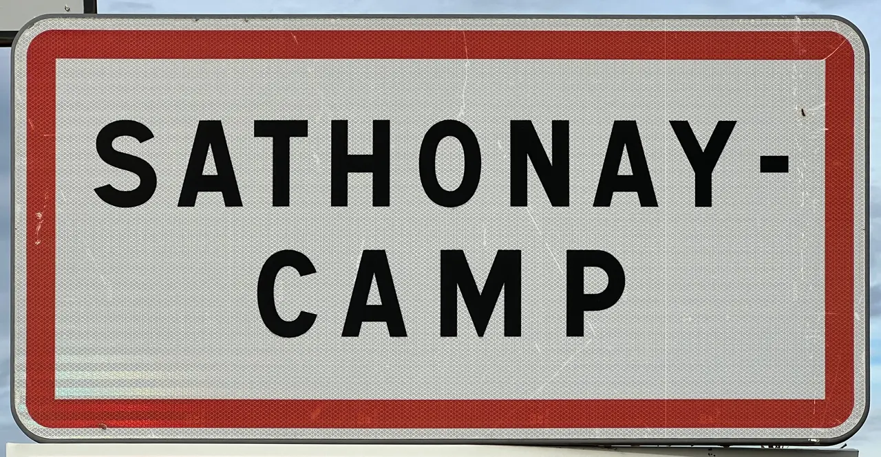 Panneau Entrée Sathonay Camp Boulevard Oiseaux - Sathonay-Camp (FR69) - 2023-12-28 - 1
