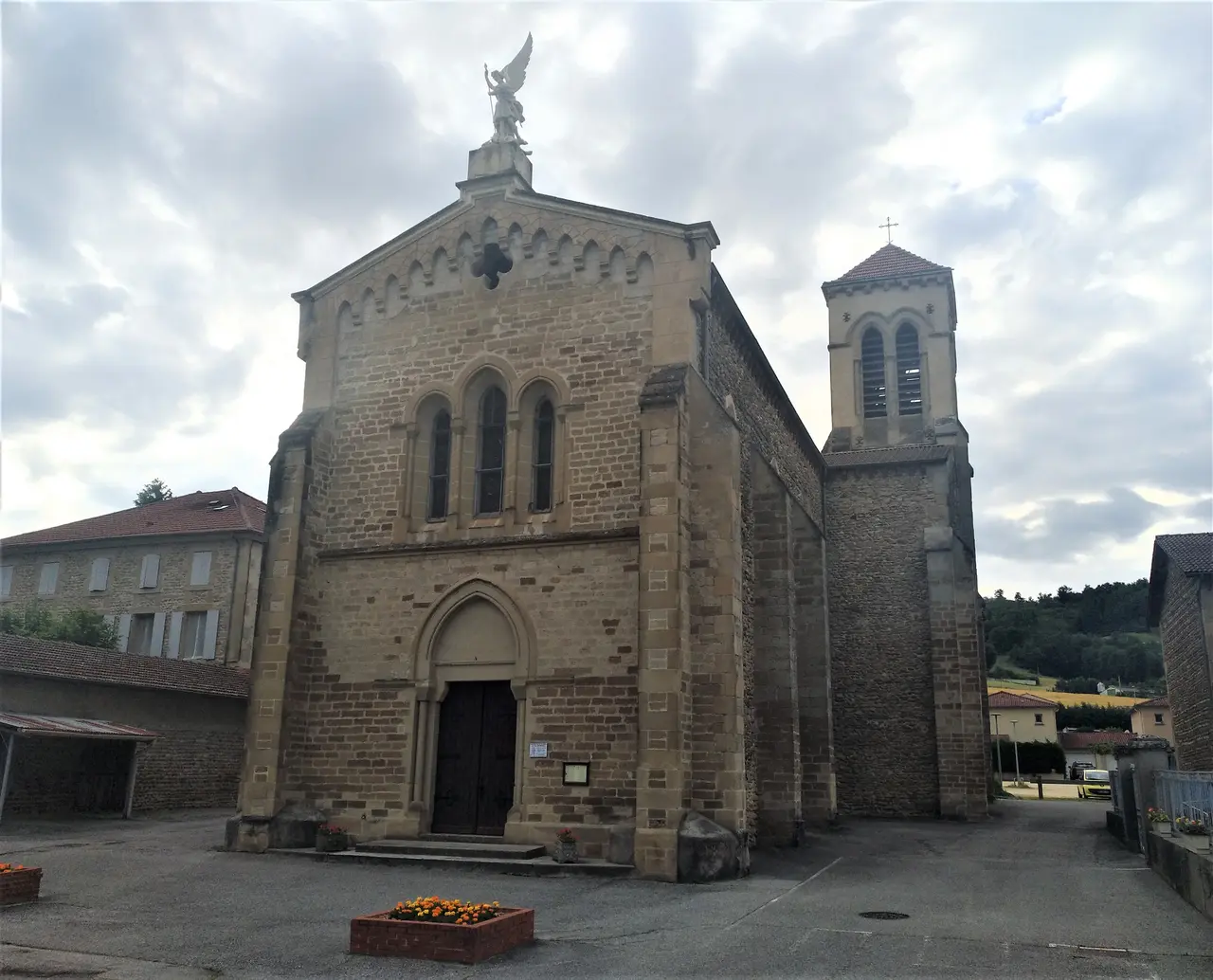 Saint-Michel-sur-Savasse - Église 1 (juin 2021)