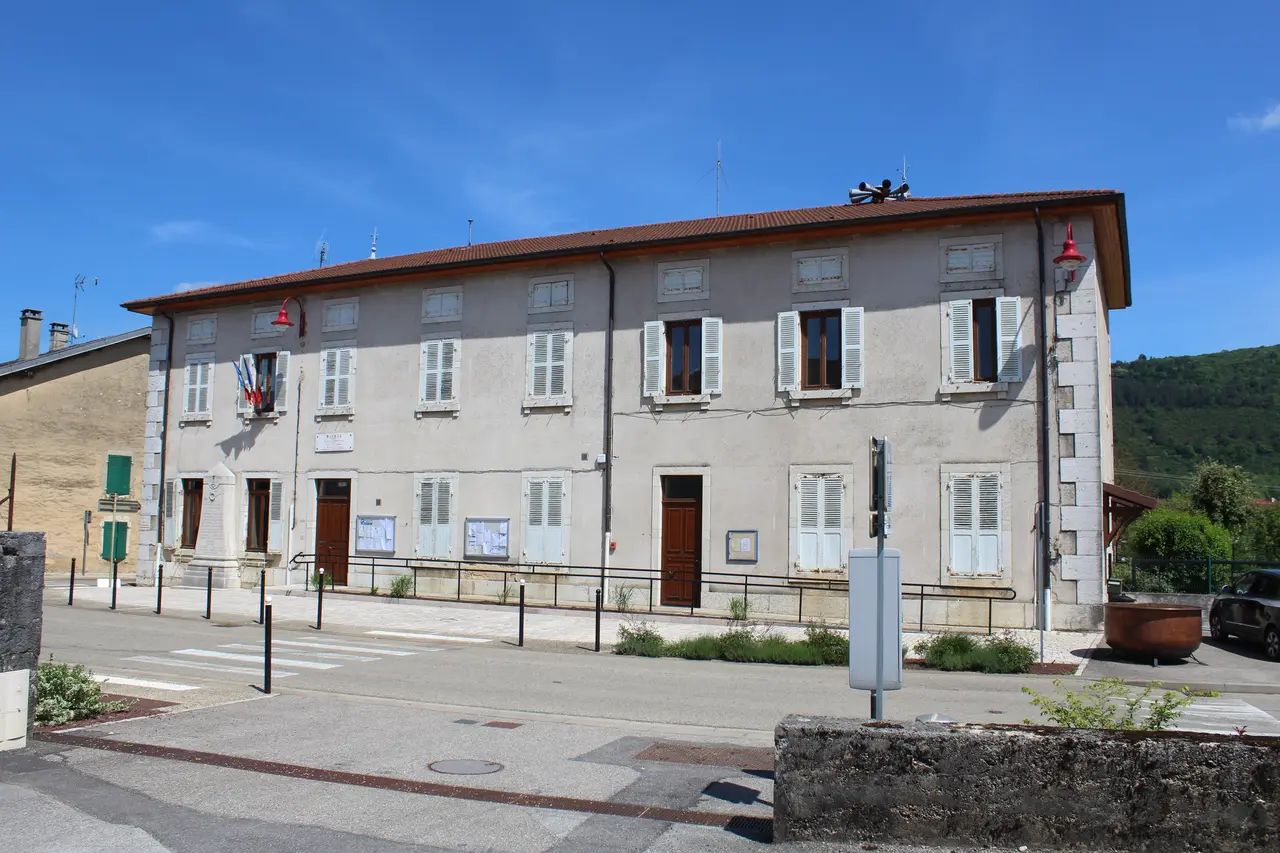 File:Mairie Simandre Suran 1.jpg