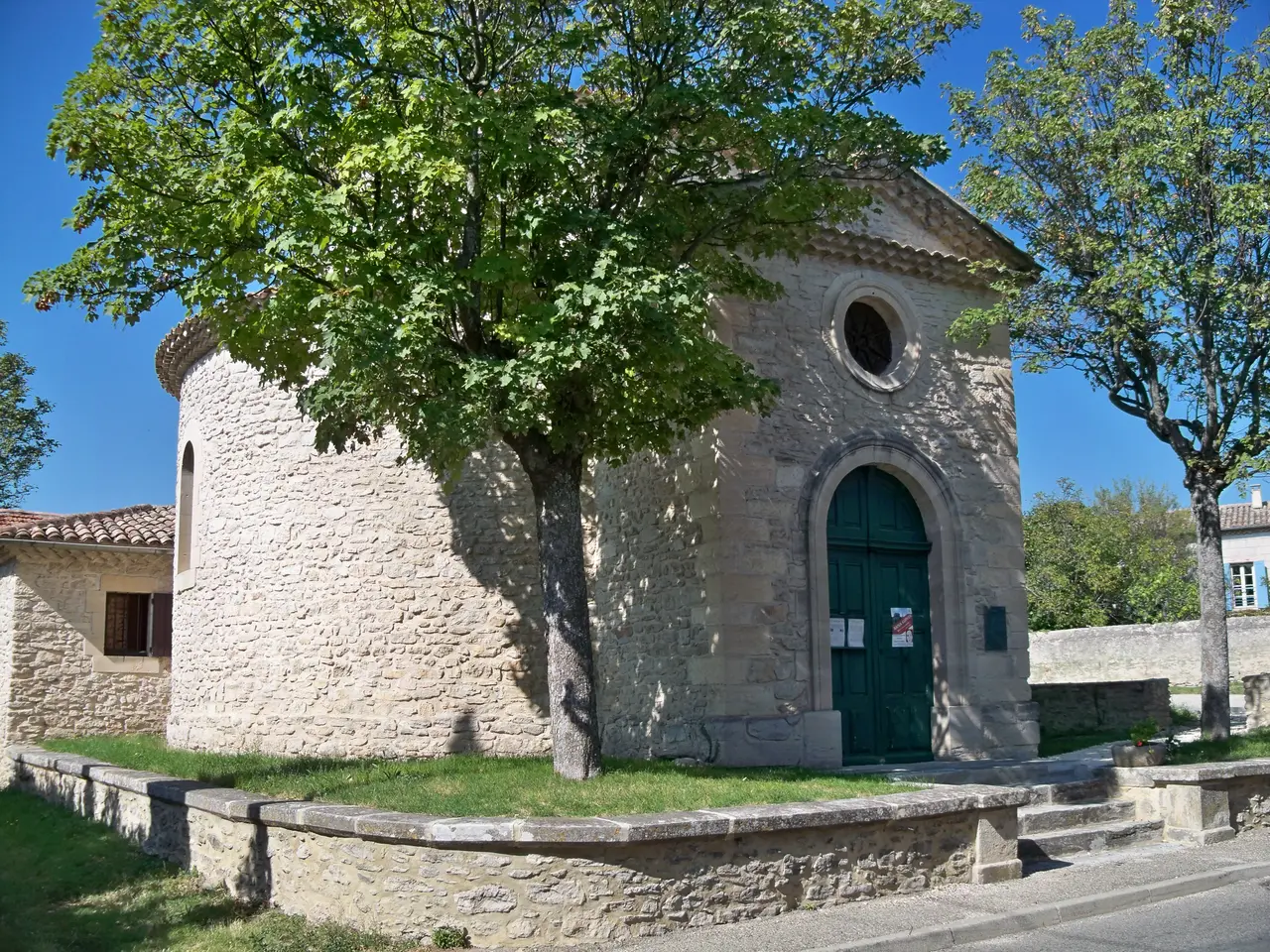 Taulignan - Temple protestant 1