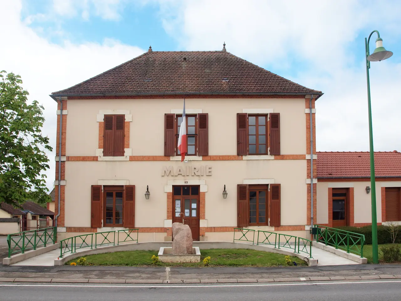 Thiel-sur-Acolin-FR-03-mairie-1