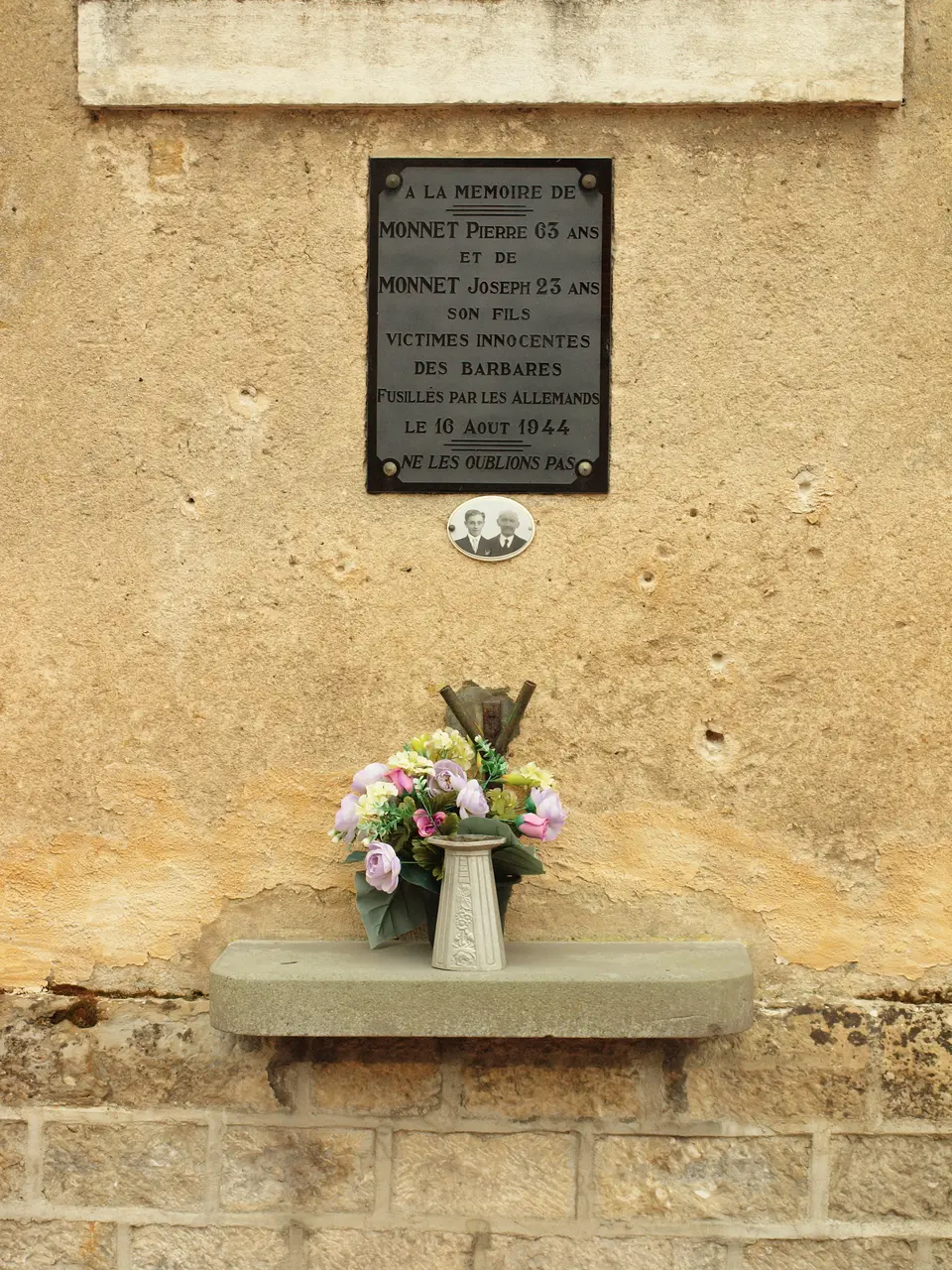 Thiel-sur-Acolin-FR-03-mémorial Monnet-1
