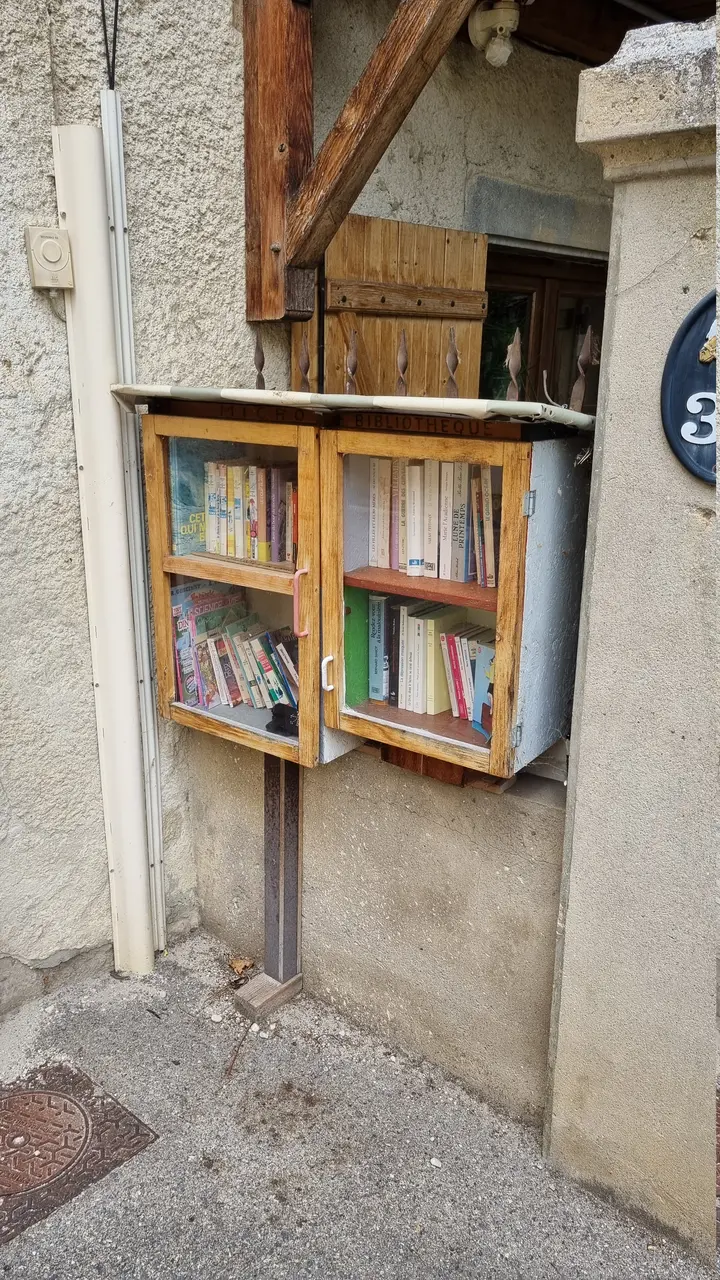 Tignieu-Jameyzieu - Rue du Gambaud - boîte à livres