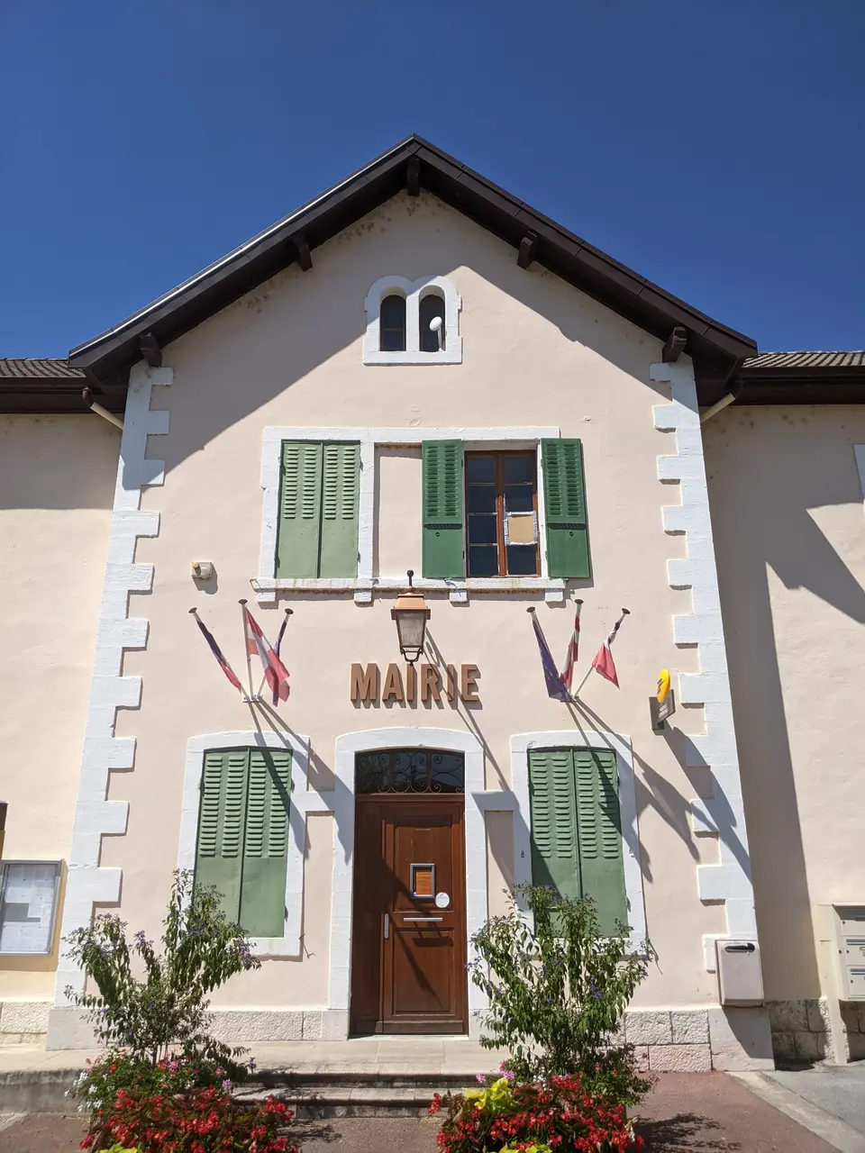 Vallières-sur-Fier - Mairie (juil 2022)