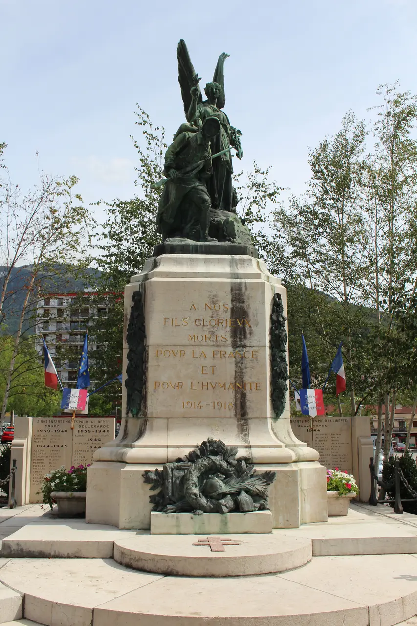 Monument morts Bellegarde Valserine Valserhône 2