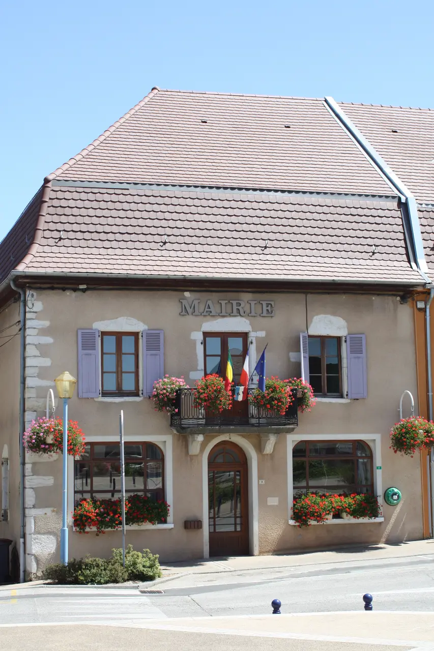 La mairie de Vézeronce-Curtin