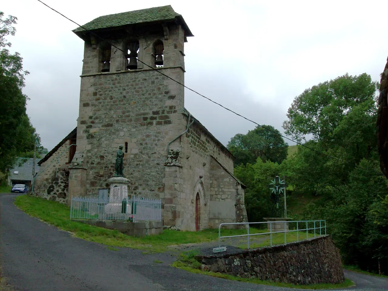 File:France, Cantal, Vic-sur-Cère, Saint-Clément.jpg