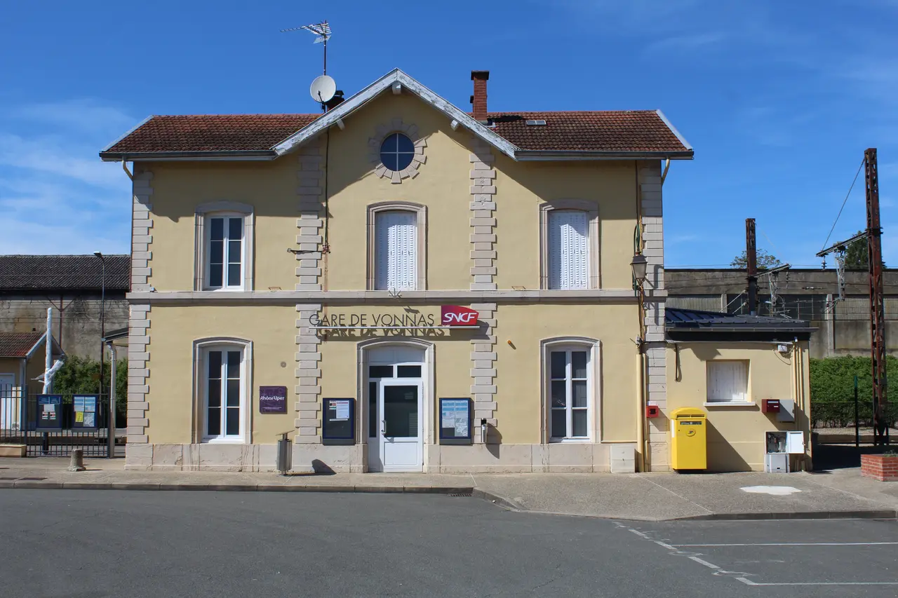 Gare Vonnas 1