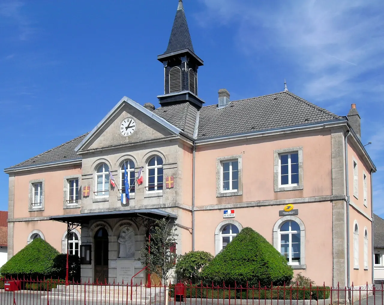 Abbévillers, Mairie et poste