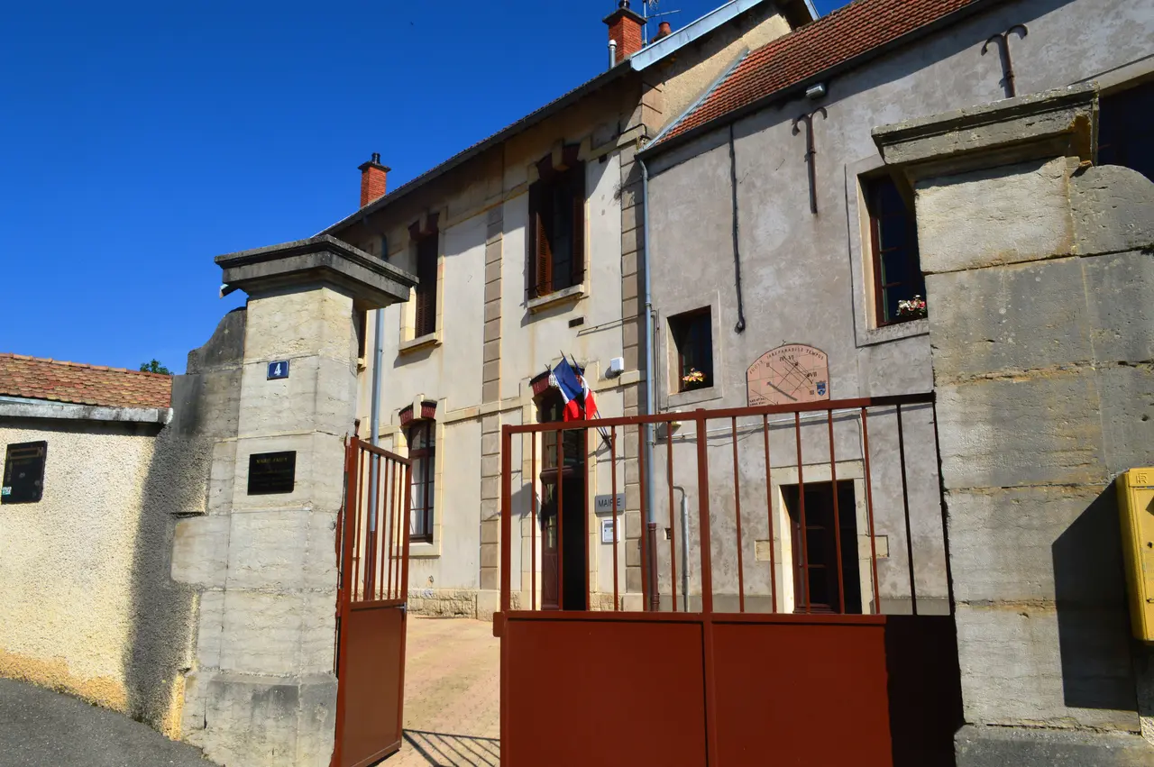 Ahuy Mairie
