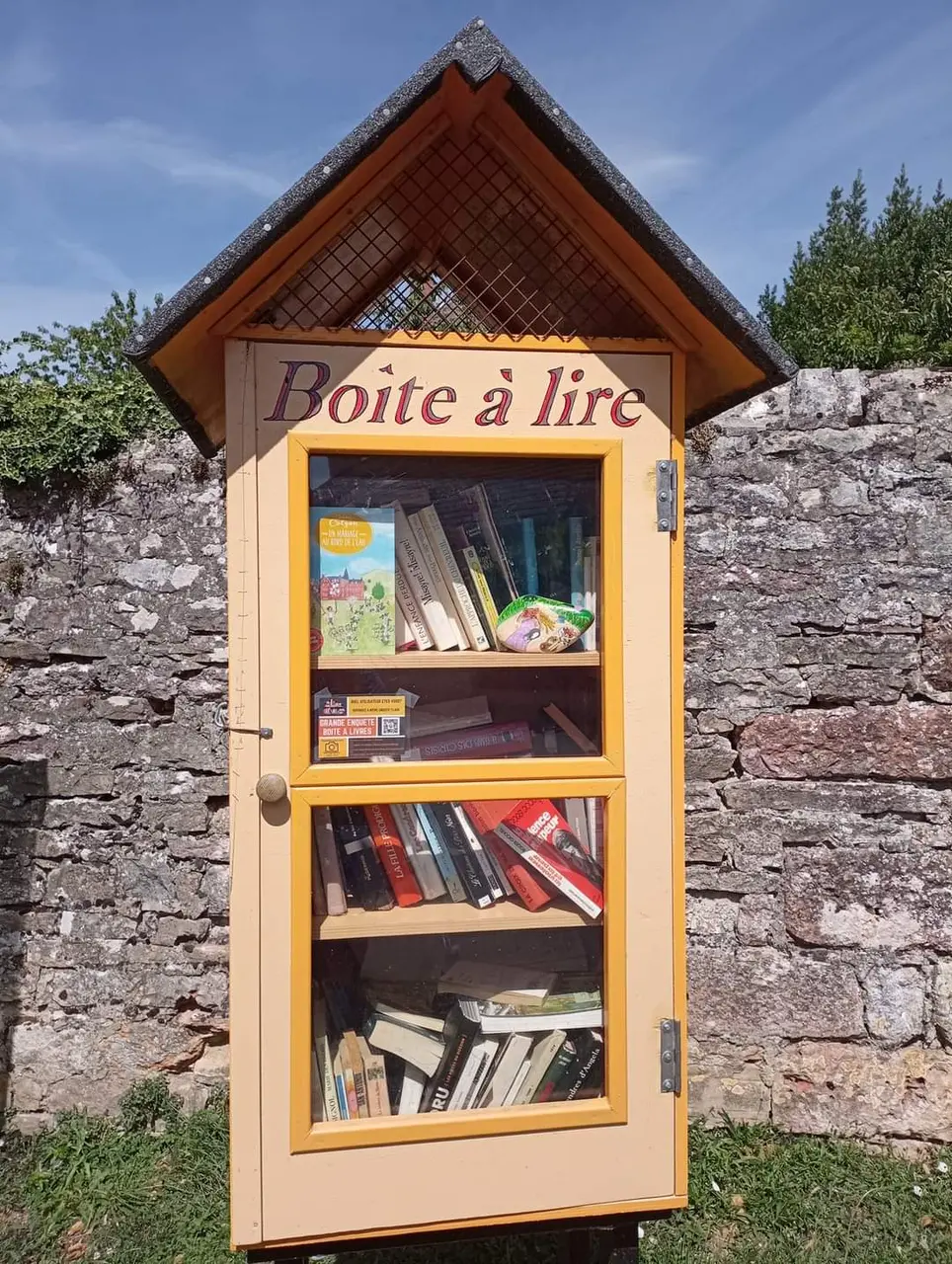 Allériot - rue du port - boîte à livres