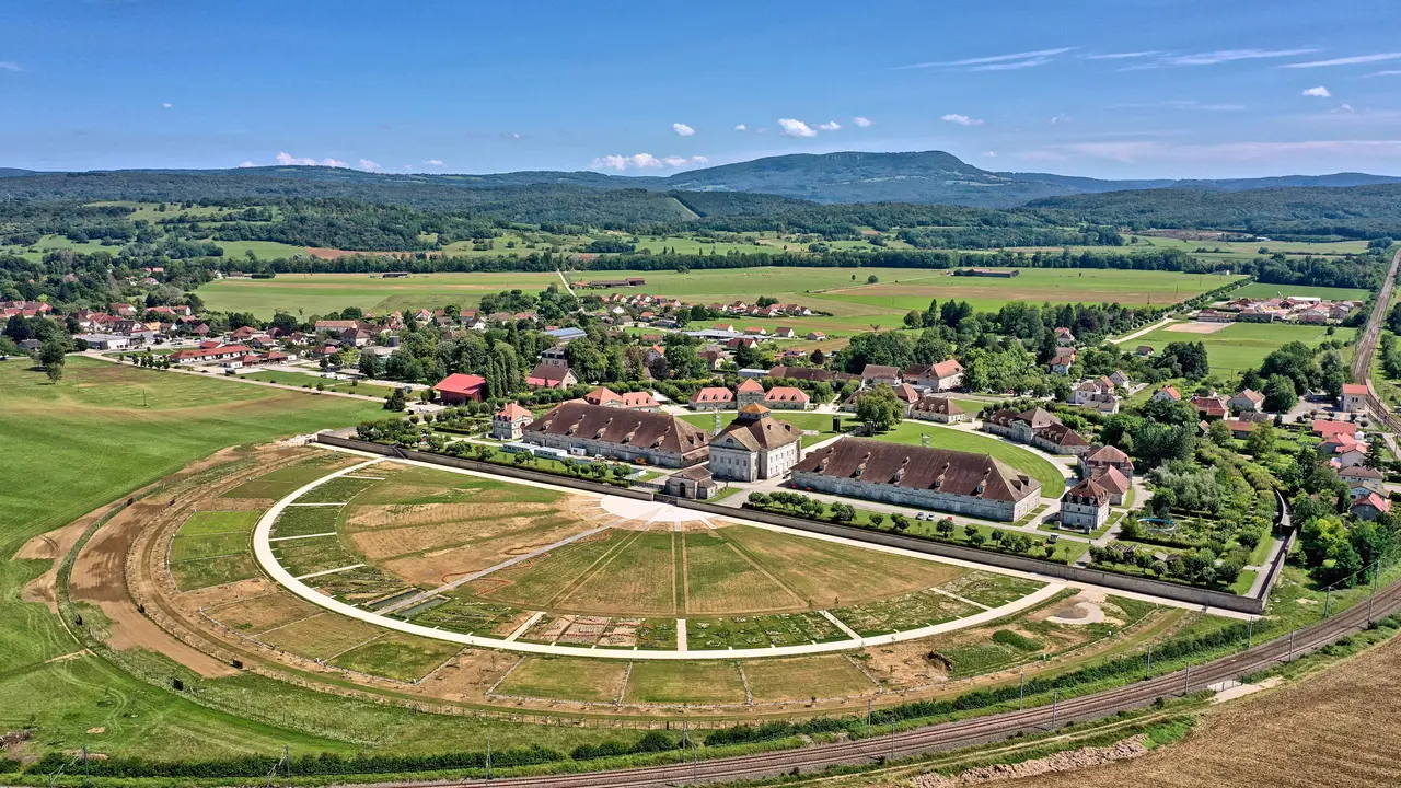 Arc-et-Senans, la complétion du cercle de la Saline Royale