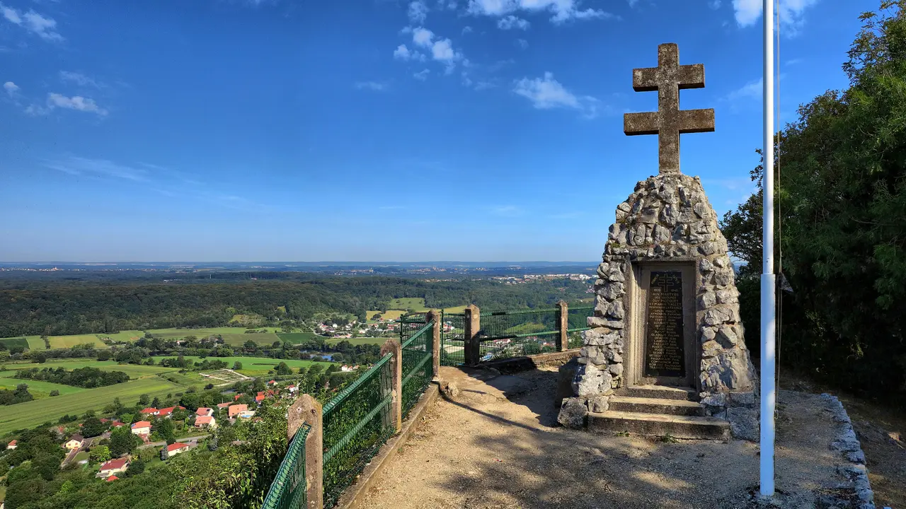 Avanne-Aveney, mémorial du rocher de Valmy