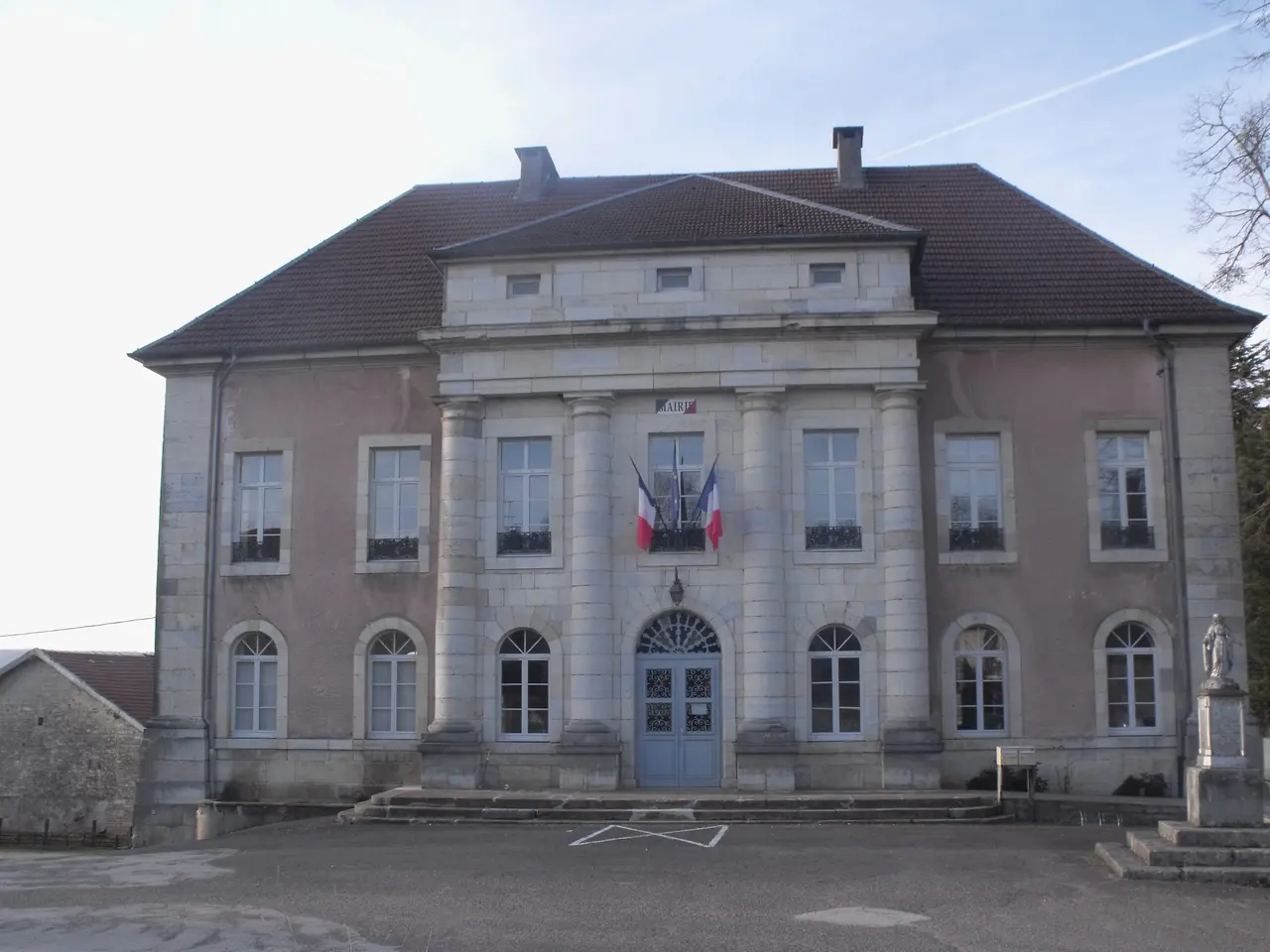 Bouclans-mairie01