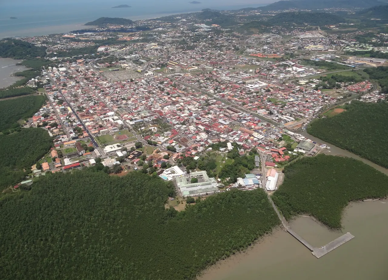 Cayenne city (8525272038)