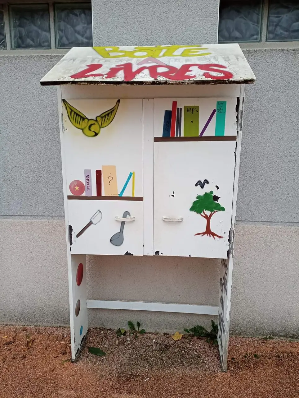 Champforgeuil - Place François Mitterrand - boîte à livres
