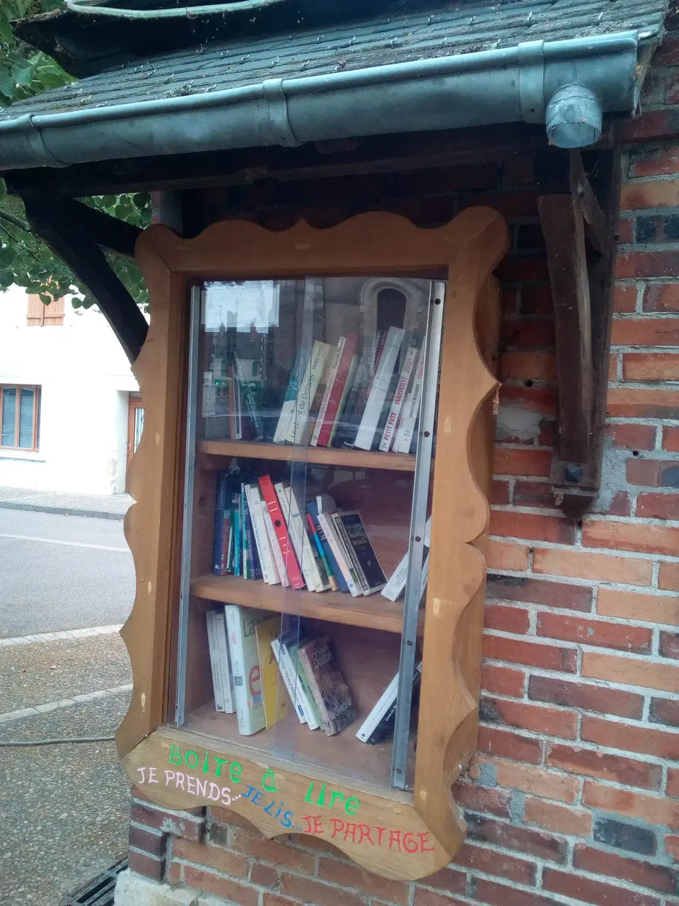 Chantenay-Saint-Imbert - Place de l'Eglise - boîte à livres