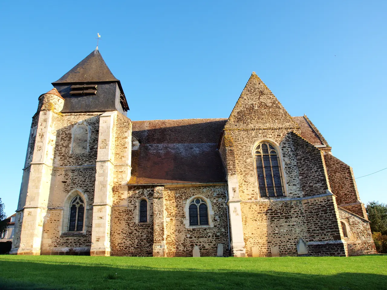 Charbuy-FR-89-église-01