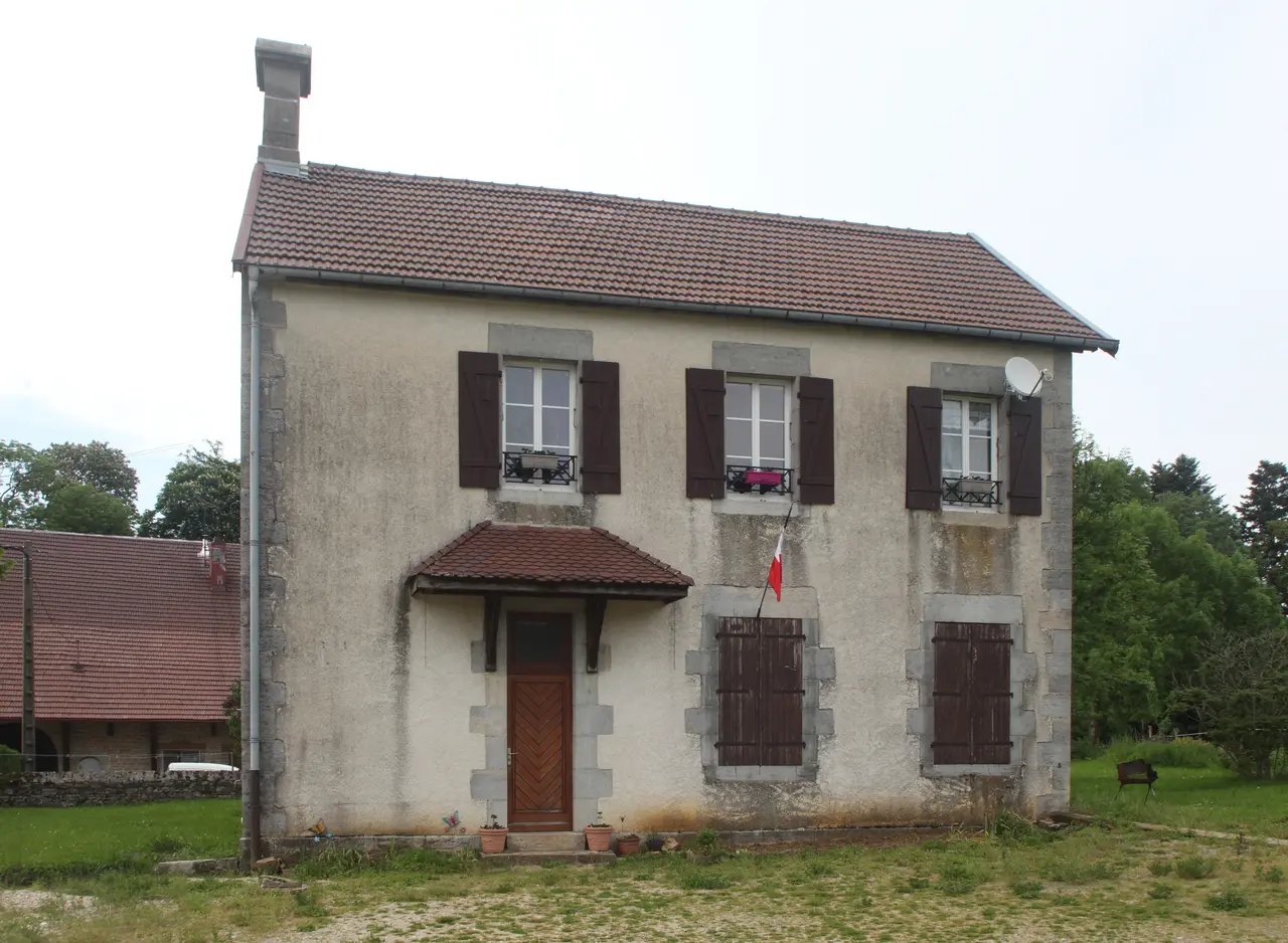 Chaux-Champagny, mairie - img 43018