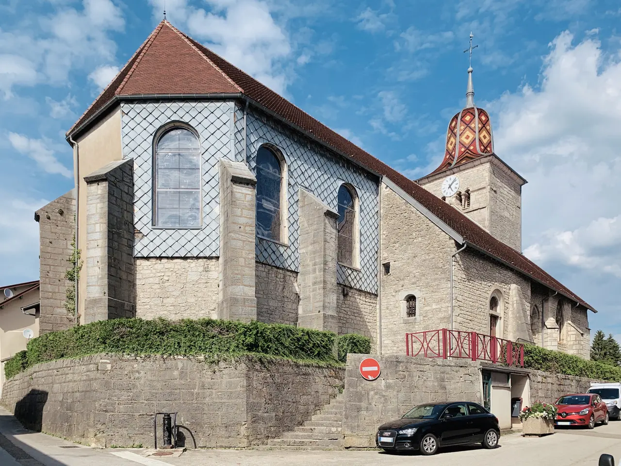 Chevet-eglise-Saint-Nithier-Clairvaux-les-Lacs-byRundvald