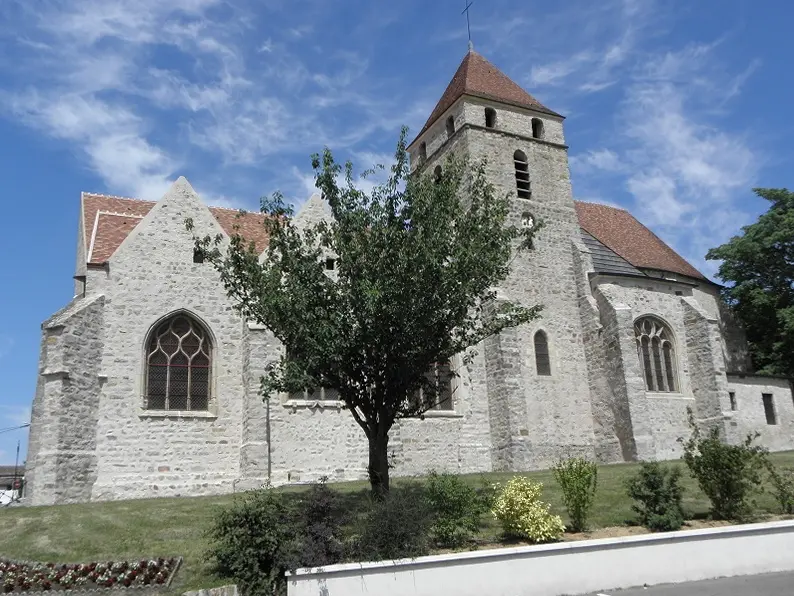 Courlon-sur-Yonne (89) Église 01