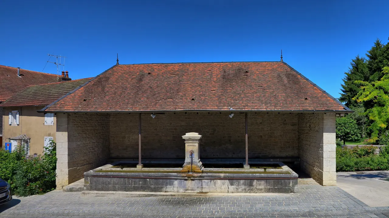 Devecey, le lavoir-abreuvoir