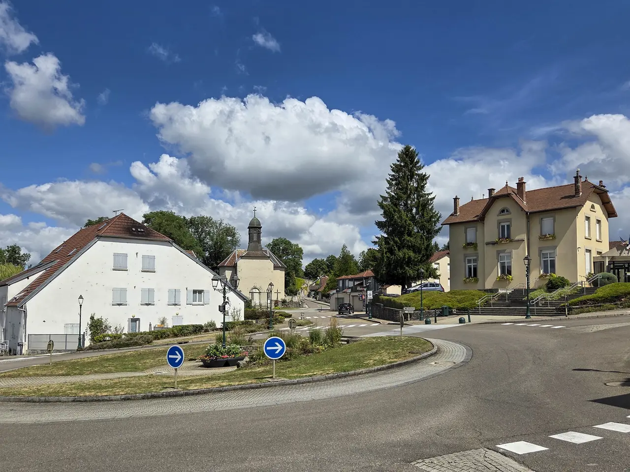 École-Valentin, le centre du village (4)