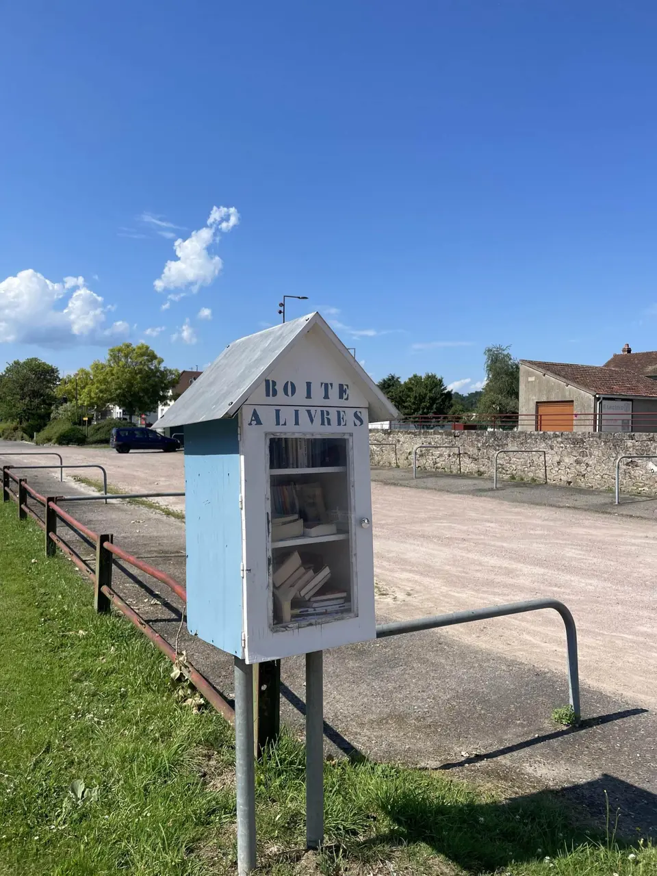 Étang-sur-Arroux - Route de Toulon - boîte à livres