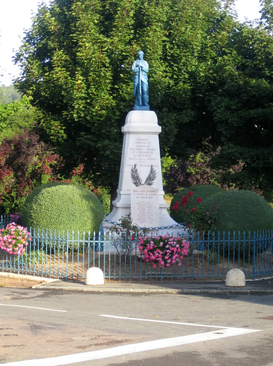 Fleurey-sur-Ouche monument-aux-morts 1