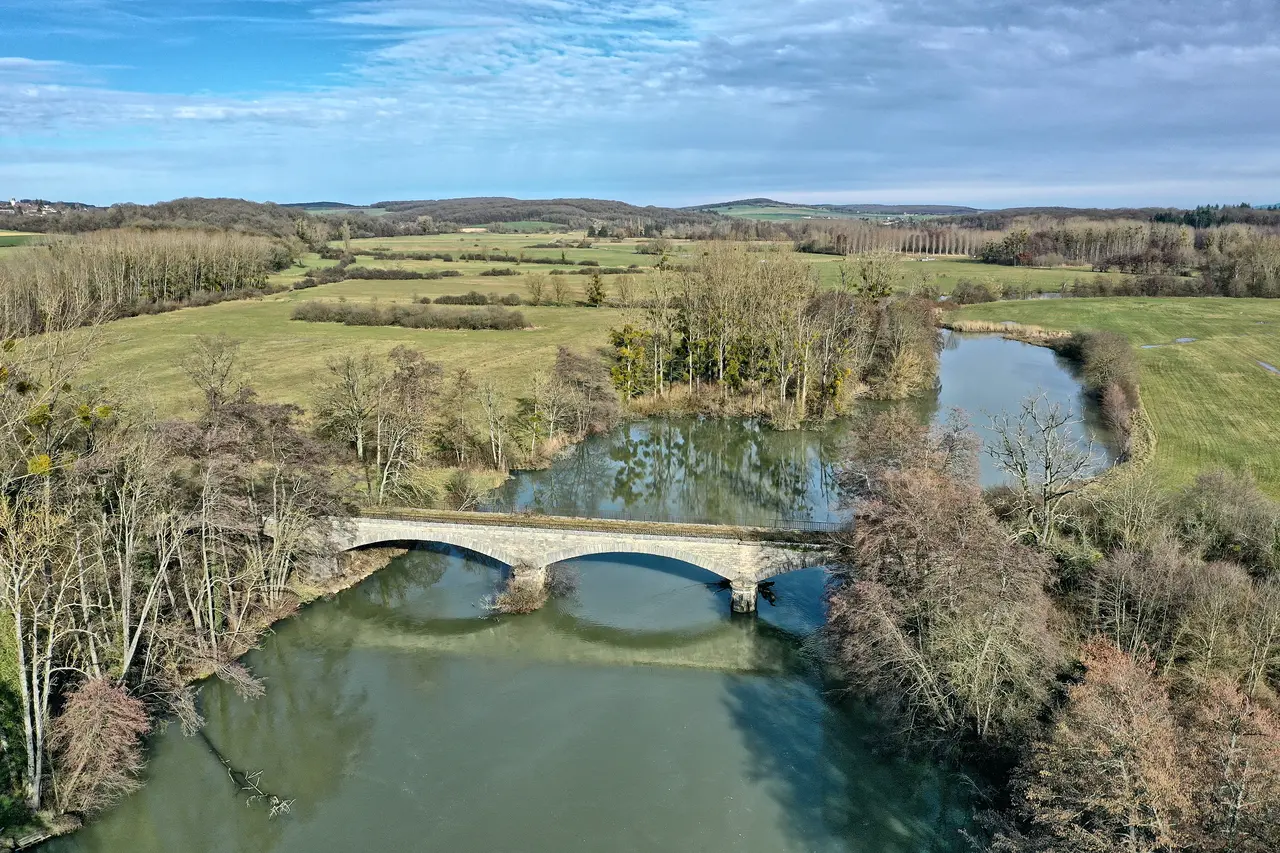 Bresilley^Vitreux, pont ferroviaire de l'ancienne ligne Gray-Fraisans sur l'Ognon