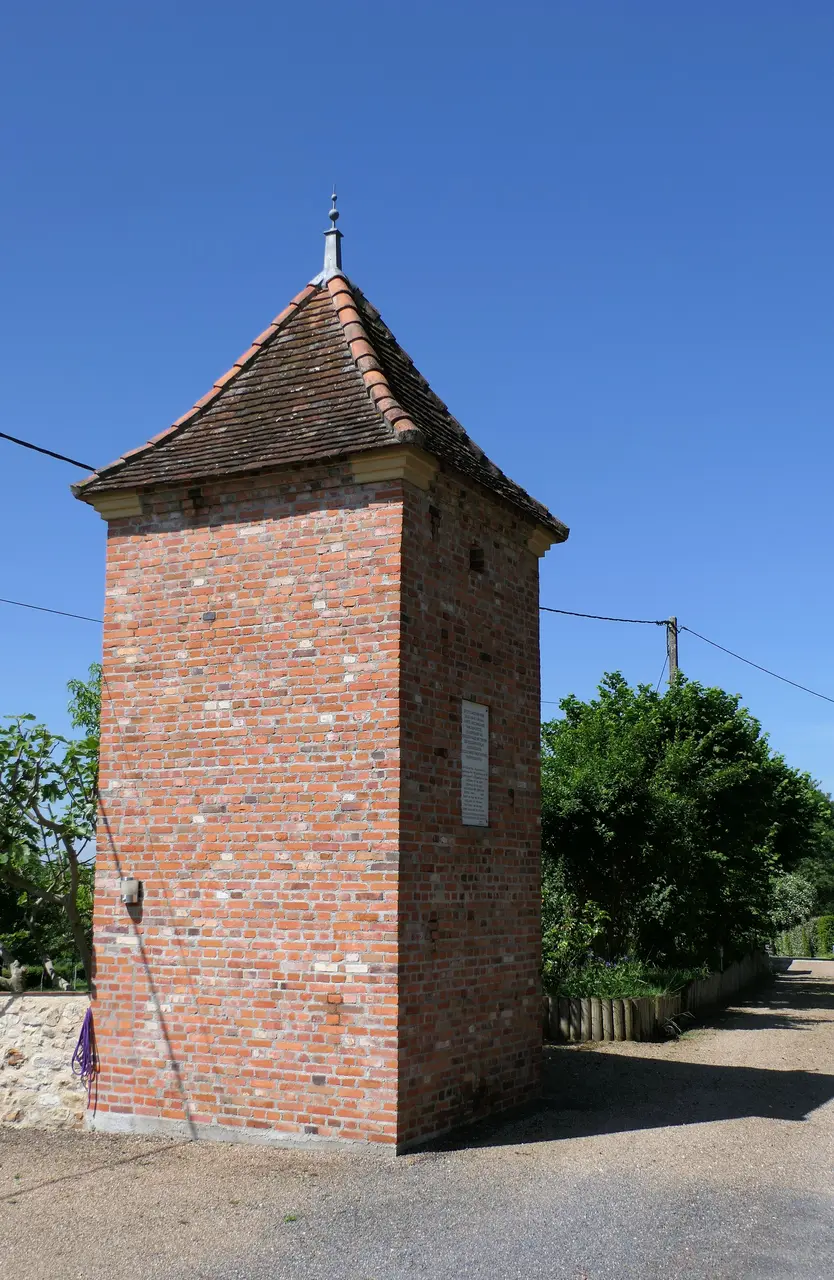 La Motte-Saint-Jean la Grand'Houlle le pigeonnier