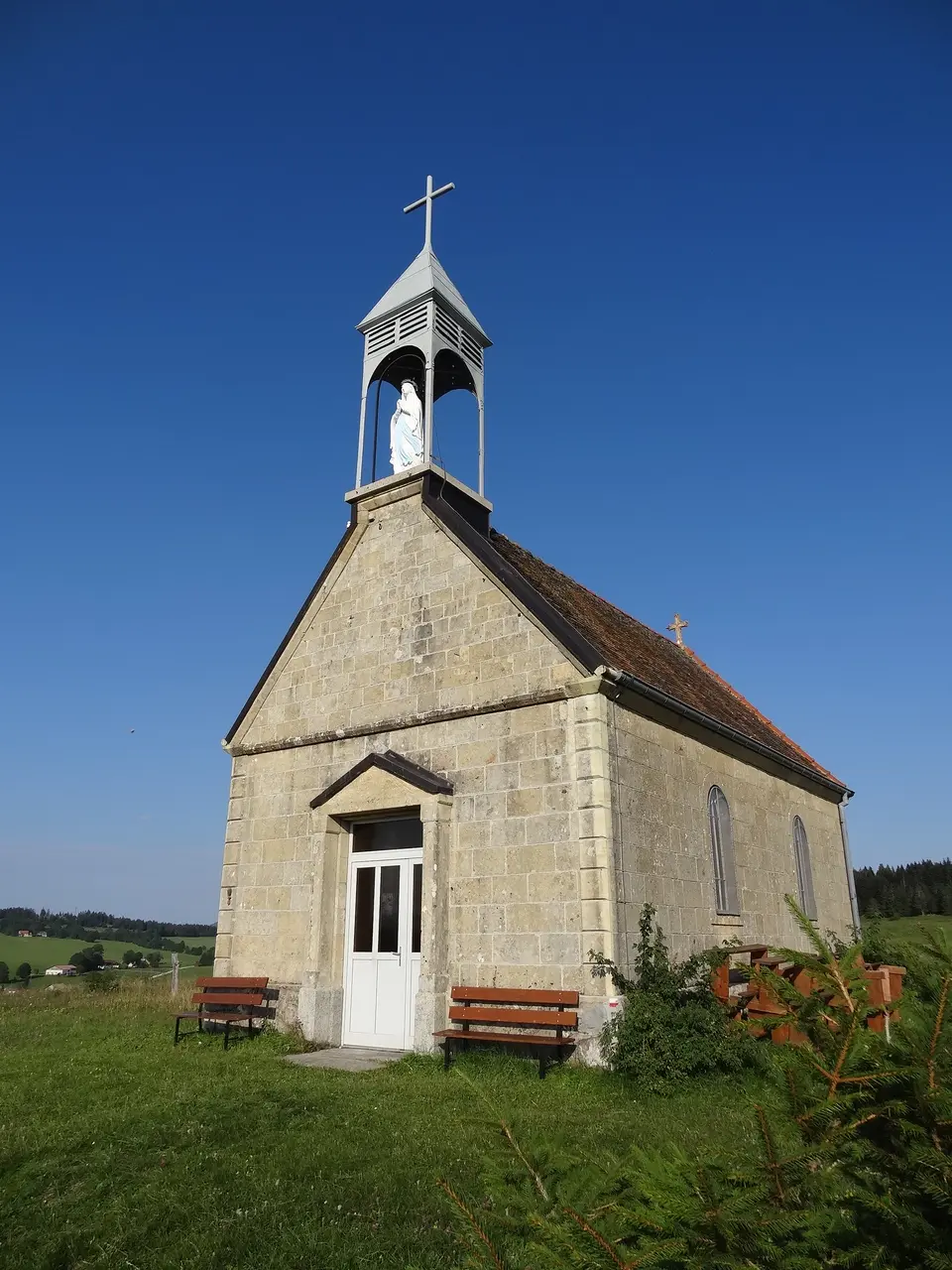 Les Fourgs - chapelle du Tourillot