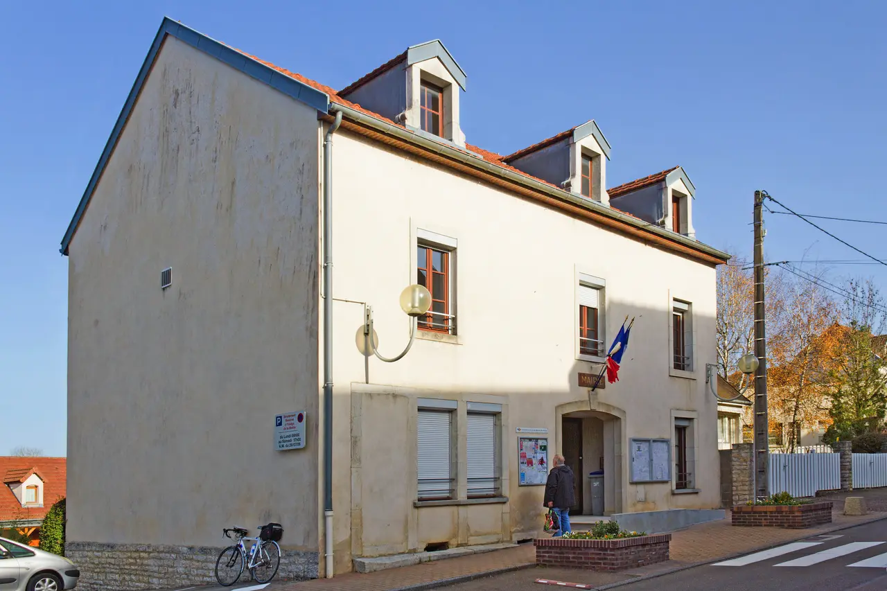 Marcilly-sur-Tille FR21 mairie IMF6572