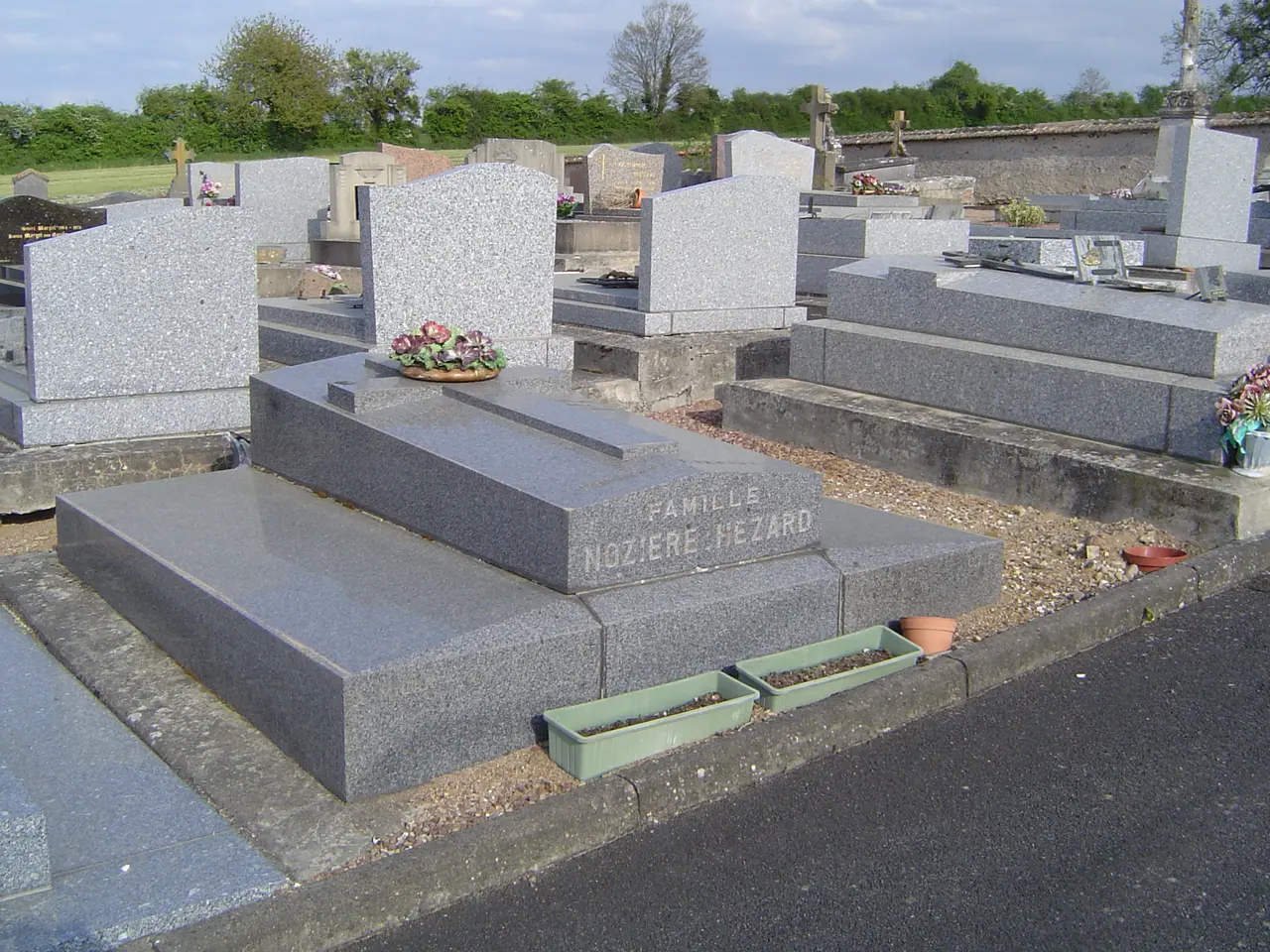 Neuvy-sur-Loire (tombe Nozière 1)