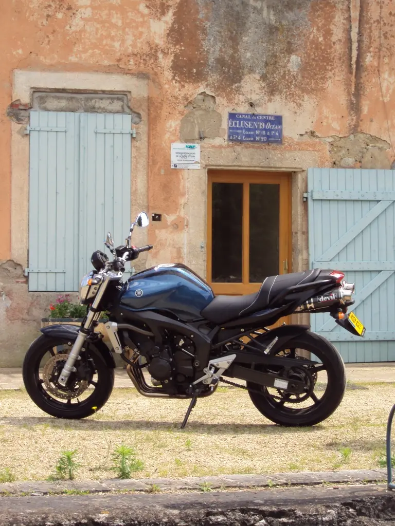 Ma Yamaha FZ6, écluse n°19 'Océan' - Canal du Centre, Palinges (71)