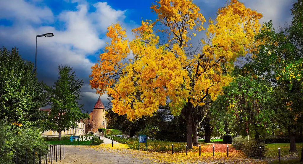 le parc du prieuré de Paray le Monial-