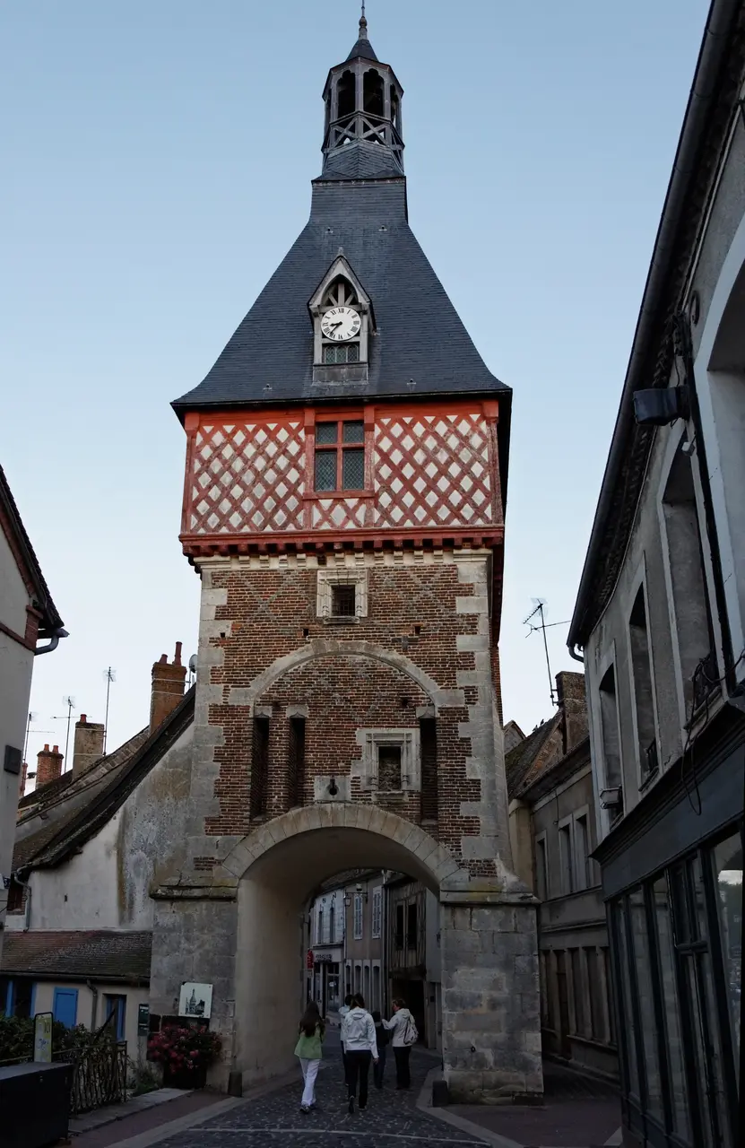 Saint-Fargeau - Tour de l'Horloge - PA00113817 - 001