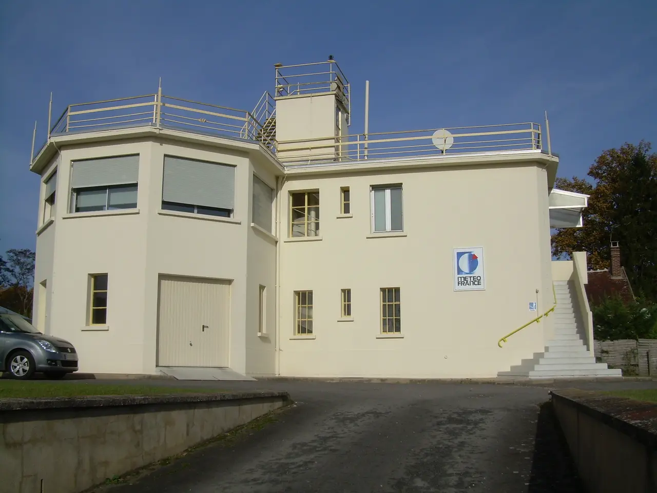 Ancien centre Météo-France de l'Yonne à Saint-Georges-sur-Baulche, fermé en 2013