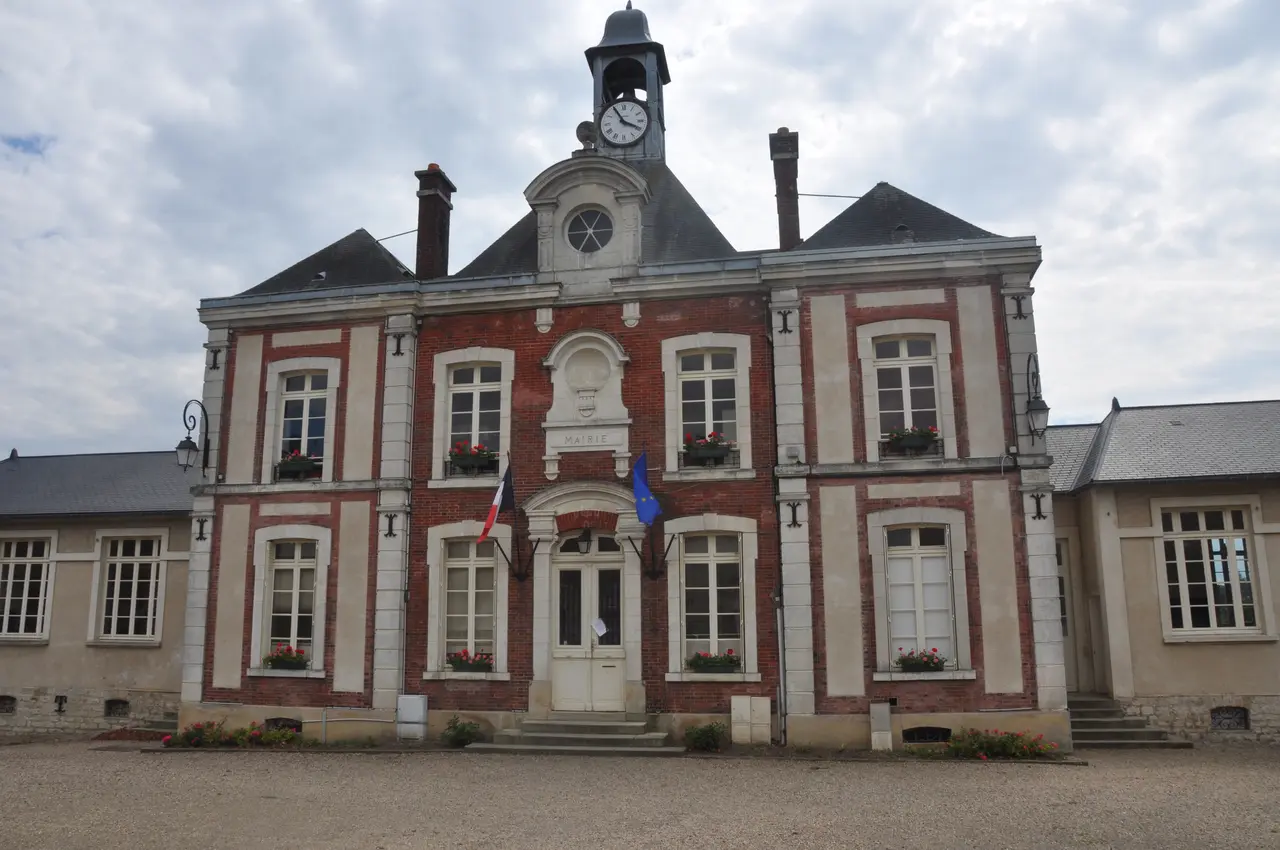 Fontenay-Saint-Père mairie