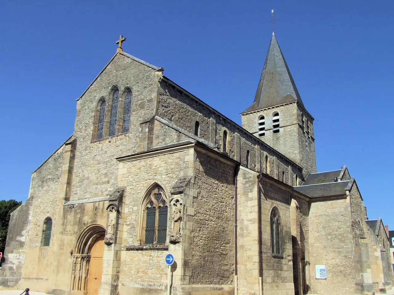 Saint-Pierre-le-Moûtier -168
