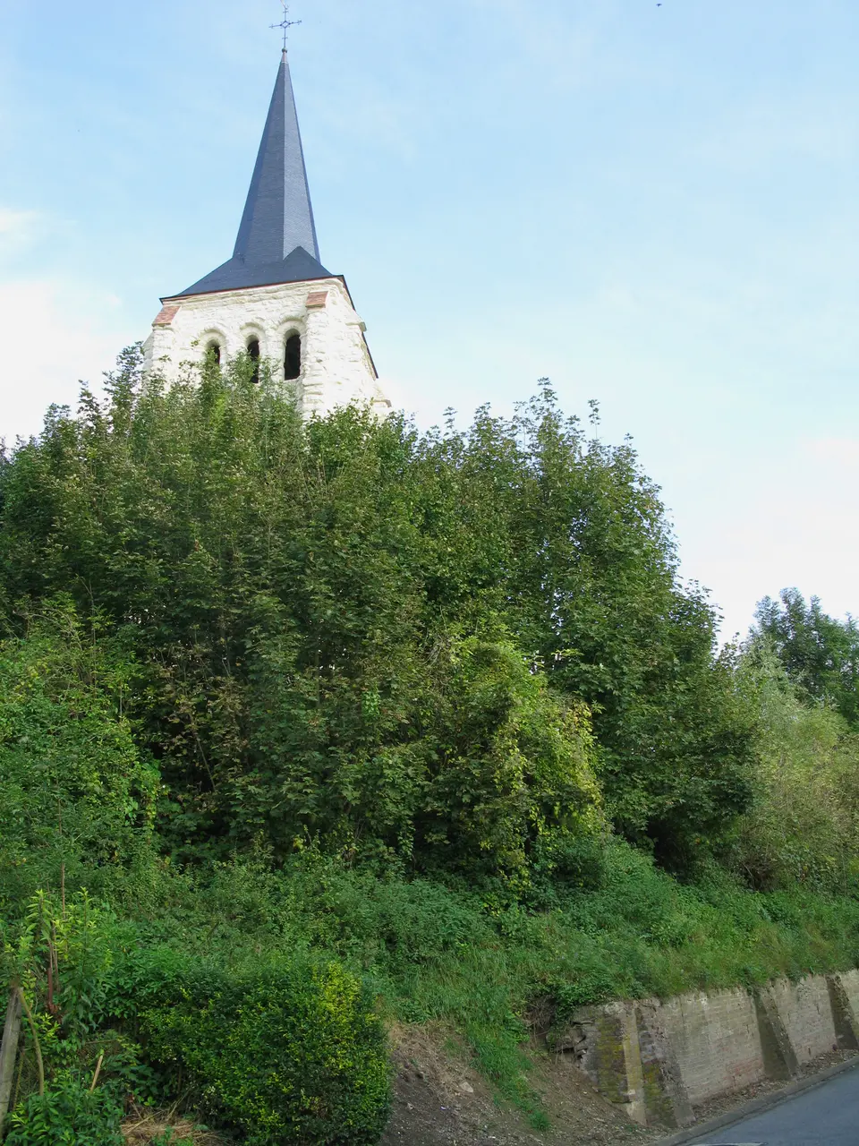 Tavaux-et-Pontséricourt église fortifiée (clocher) 1