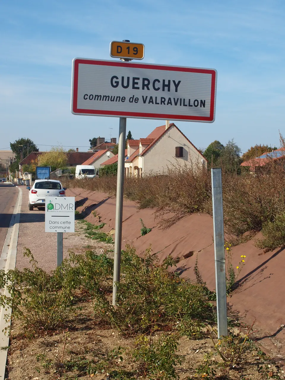 Guerchy-FR-89-panneau d'agglomération-01