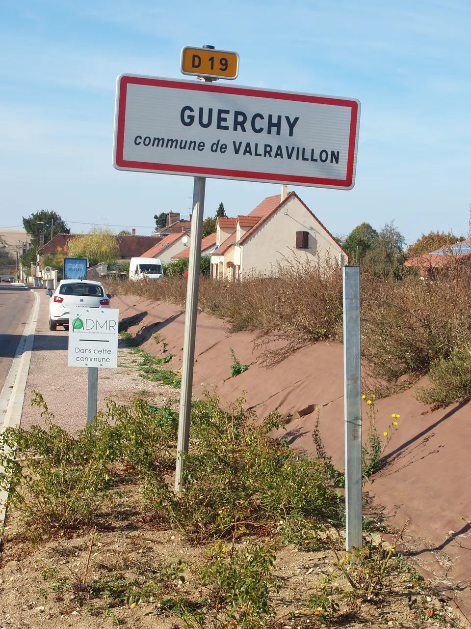 Guerchy-FR-89-panneau d'agglomération-02
