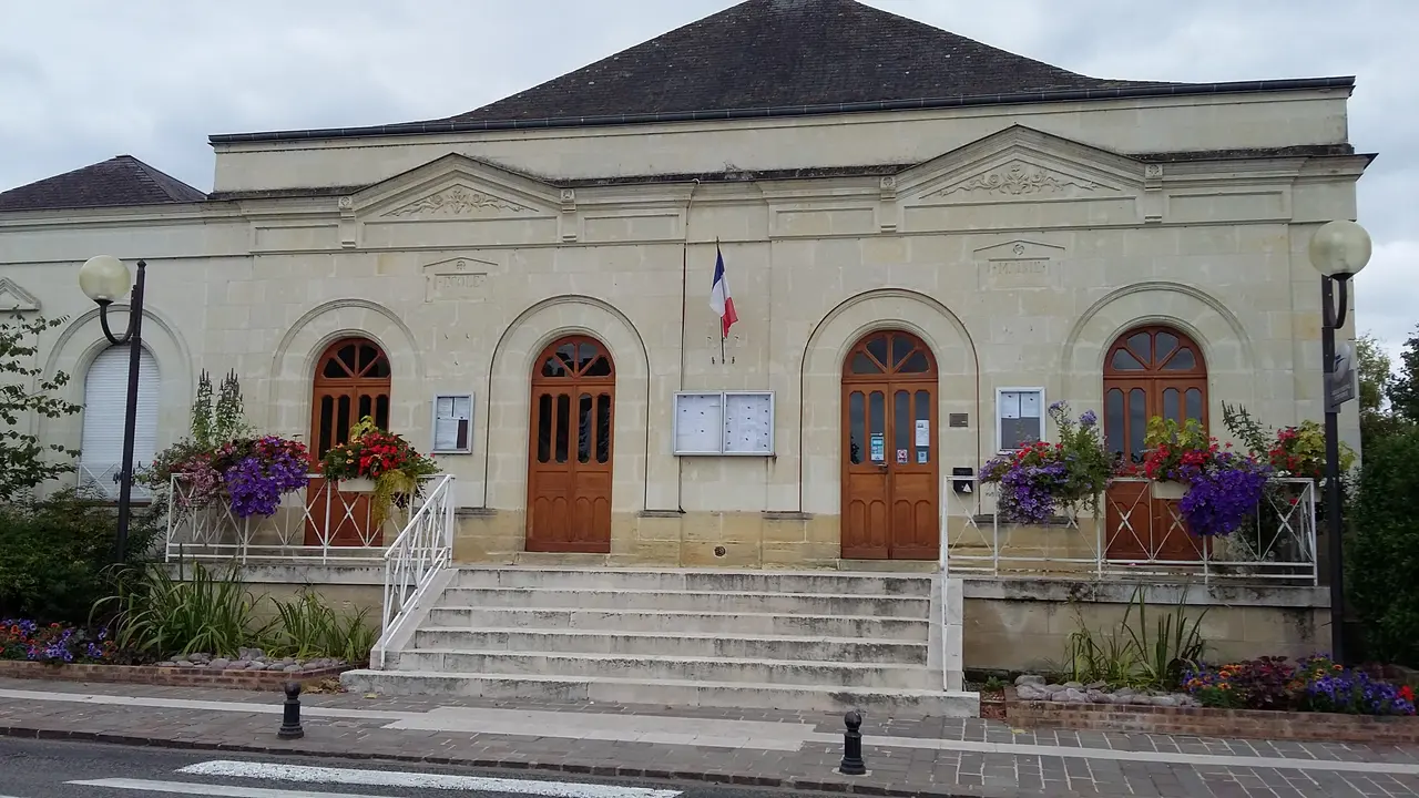 Mairie de Beaumont-en-Véron
