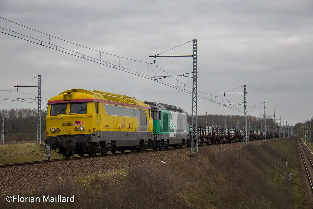 BB 67562 & BB 67505 à Villeneuve-la-Guyard