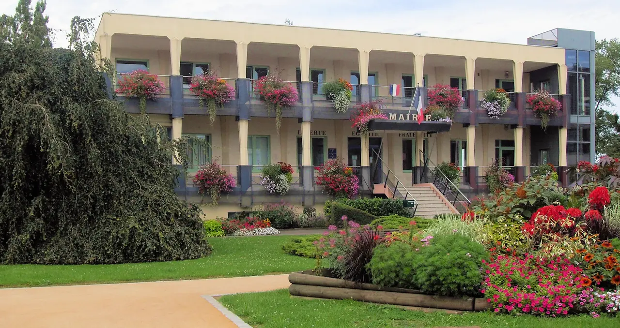 Voujeaucourt, Mairie
