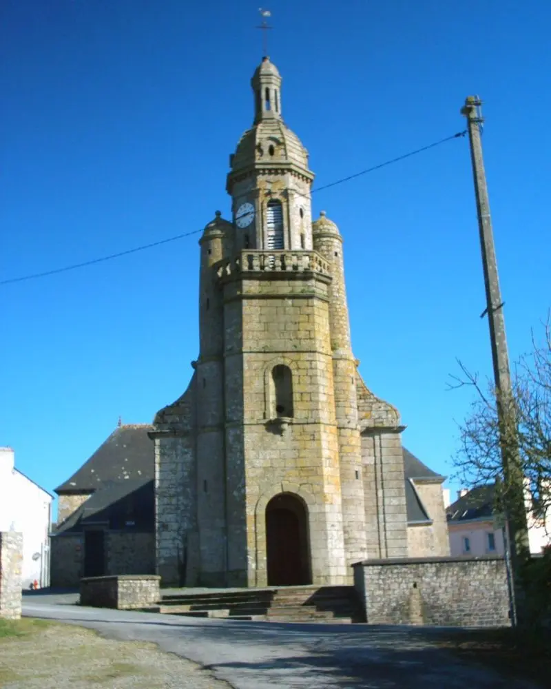 Église paroissiale Saint-Pierre-aux-Liens à Arzano (29)