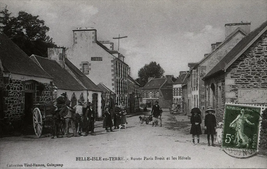 Belle-Isle-en-Terre CPA 1900