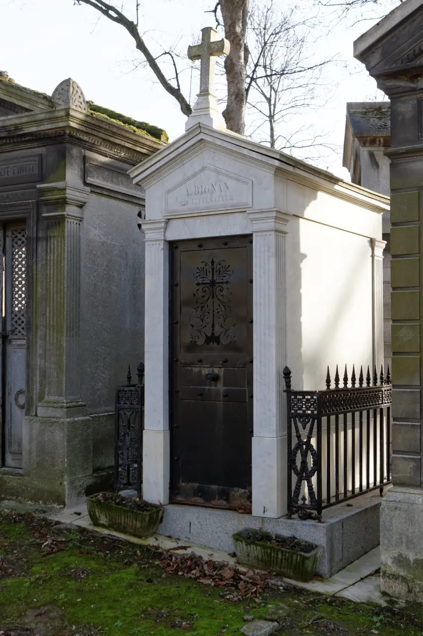 File:Père-Lachaise - Division 49 - Bignan 01.jpg