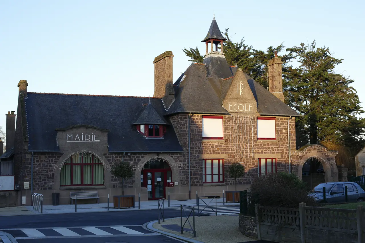 Boisgervilly - Mairie 01